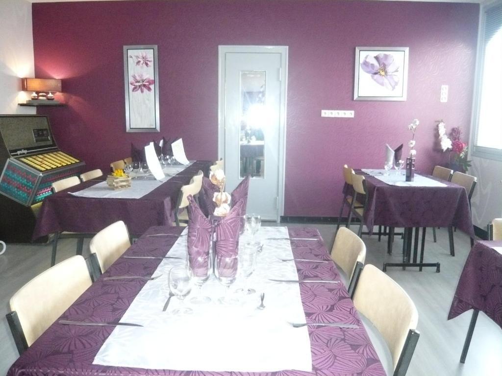 Hotel Restaurant La Grenouillere ヴィトレ エクステリア 写真