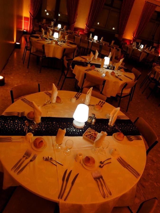 Hotel Restaurant La Grenouillere ヴィトレ エクステリア 写真